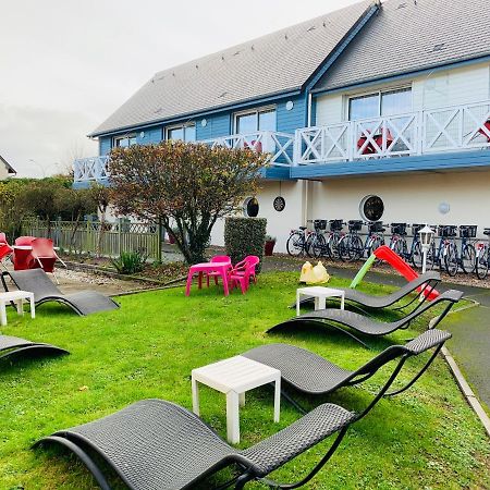 コンタクト オテル - モーテル レ ブルーエ La Rivière-Saint-Sauveur エクステリア 写真