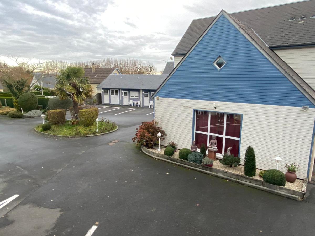 コンタクト オテル - モーテル レ ブルーエ La Rivière-Saint-Sauveur エクステリア 写真